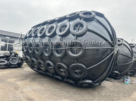 مقاومت در برابر پیری پنوماتیک لاستیک Fender آسان پر کردن فلنج ضد زنگ استاندارد ISO17357