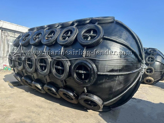 مقاومت در برابر پیری پنوماتیک لاستیک Fender آسان پر کردن فلنج ضد زنگ استاندارد ISO17357