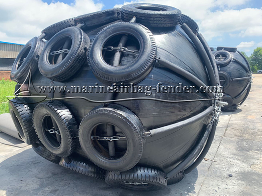 10 تا 15 سال طول عمر سرویس Dock Offshore Pneumatic Rubber Fender تاسیسات در خشکی