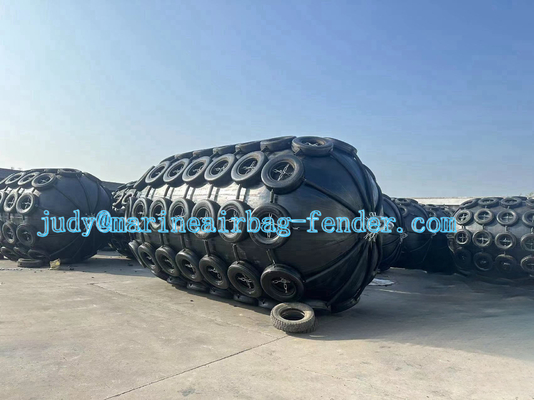 قطر از کشتی به کشتی 0.3m-4.5m پنوماتیک لاستیک Fender کشتی های دریایی نوع یوکوهاما